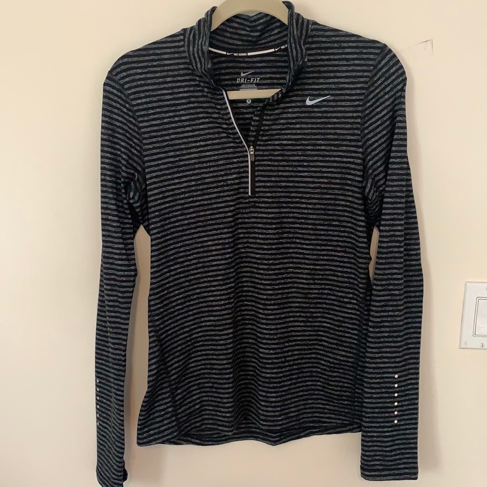 Women’s Striped Nike Small Quarter-zip